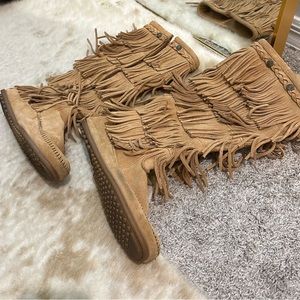 Minnetonka moccasin boots